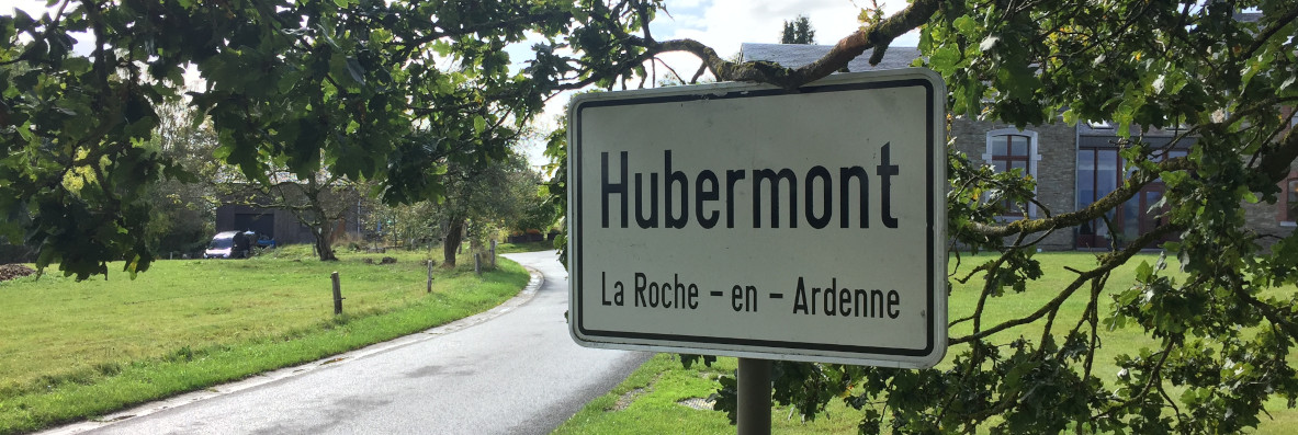 Hubermont est un village situé au cœur de l'Ardenne belge Vue de l'entrée d'Hubermont, un village situé au cœur de l'Ardenne belge