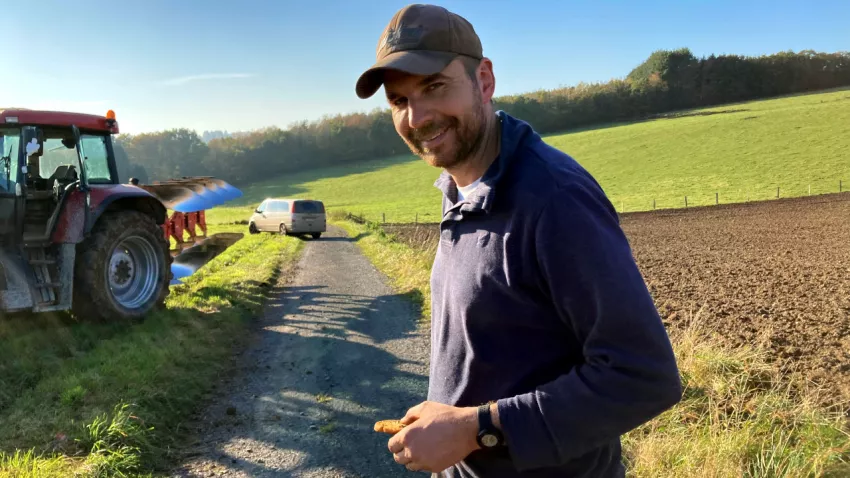 Semis d’épeautre bio en Ardenne belge