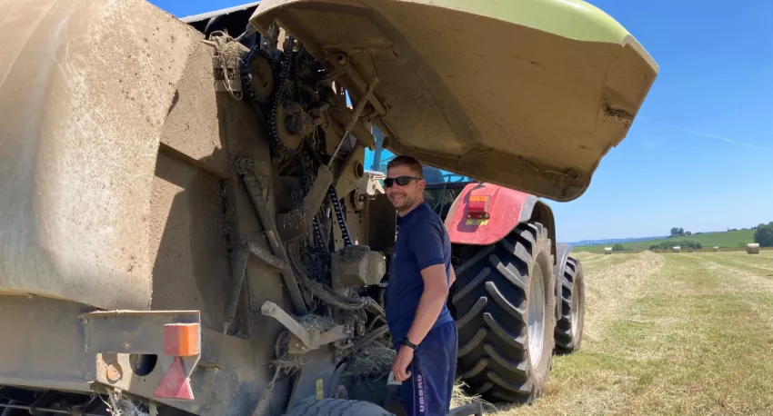 Fenaison à Hubermont avant le début de l'été